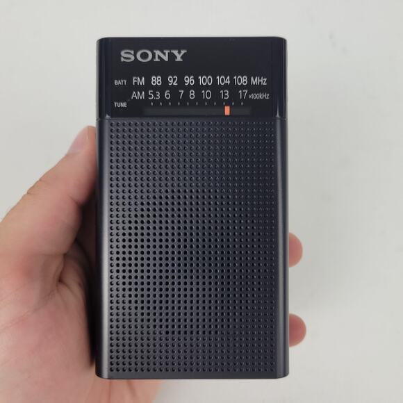 SONY ICF-P26 BC Portable Pocket FM/AM Radio Built in Speaker - Tested - Picture 1 of 5